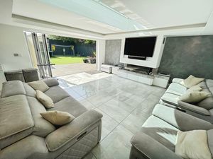 Family room- click for photo gallery